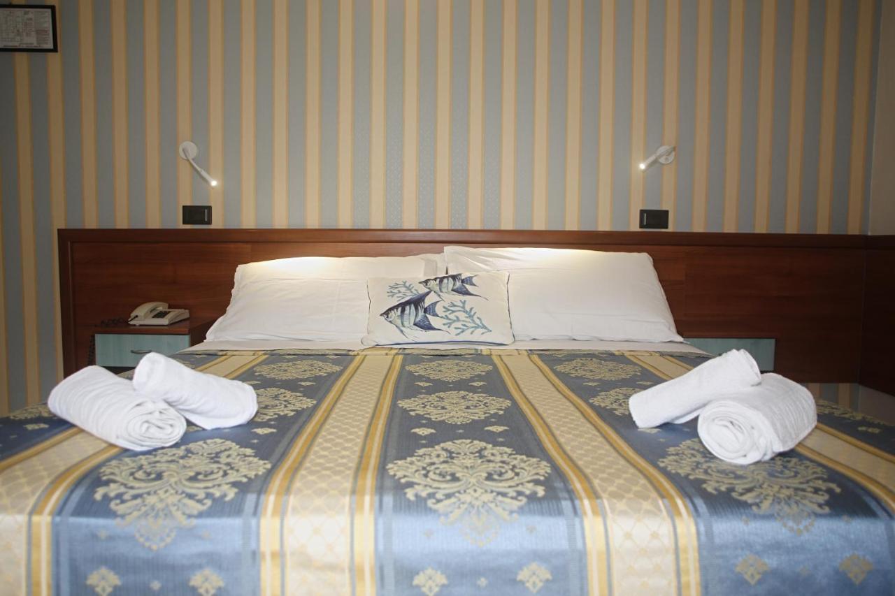 Hotel Dear Rimini Esterno foto