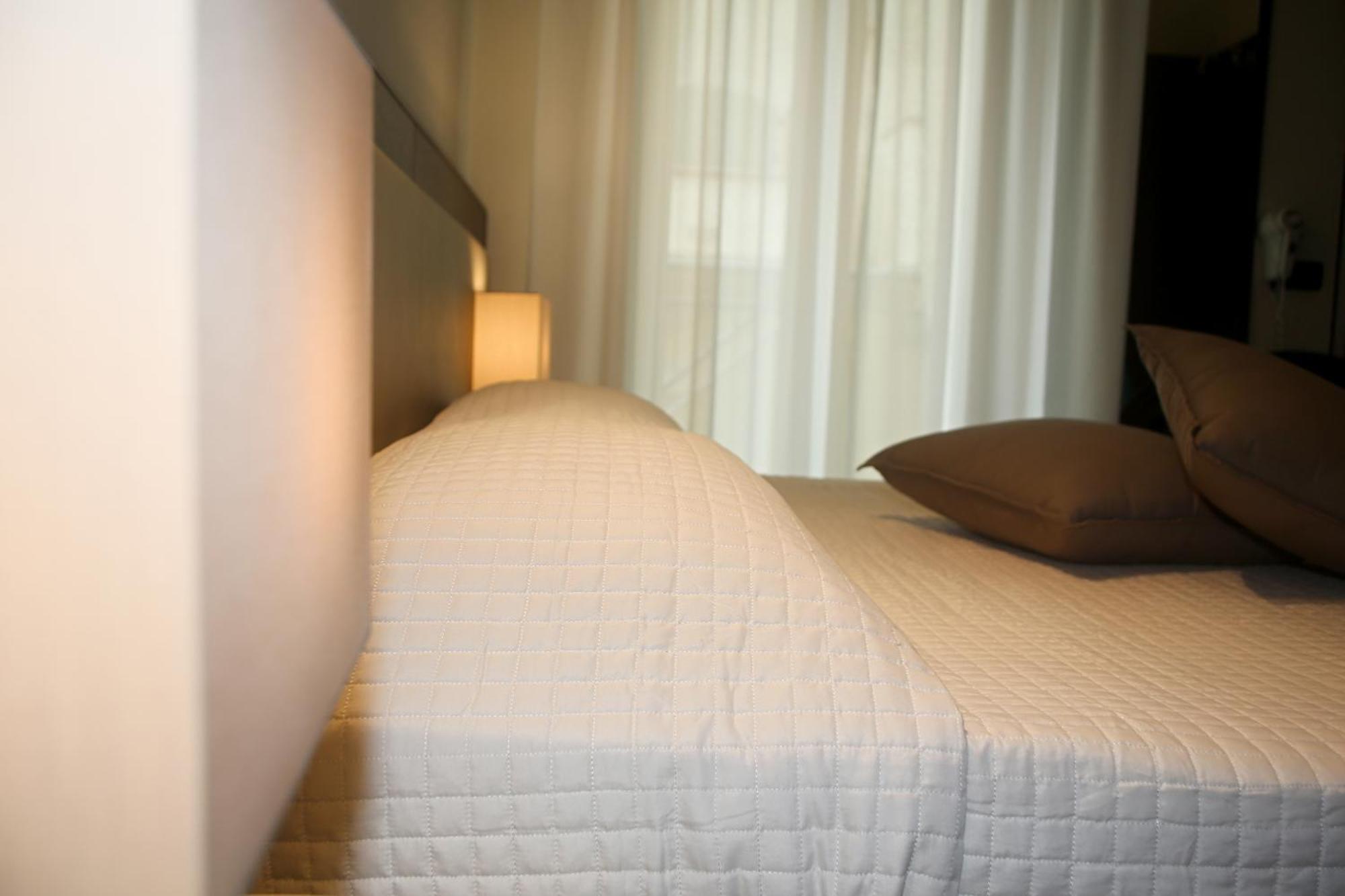Hotel Dear Rimini Esterno foto