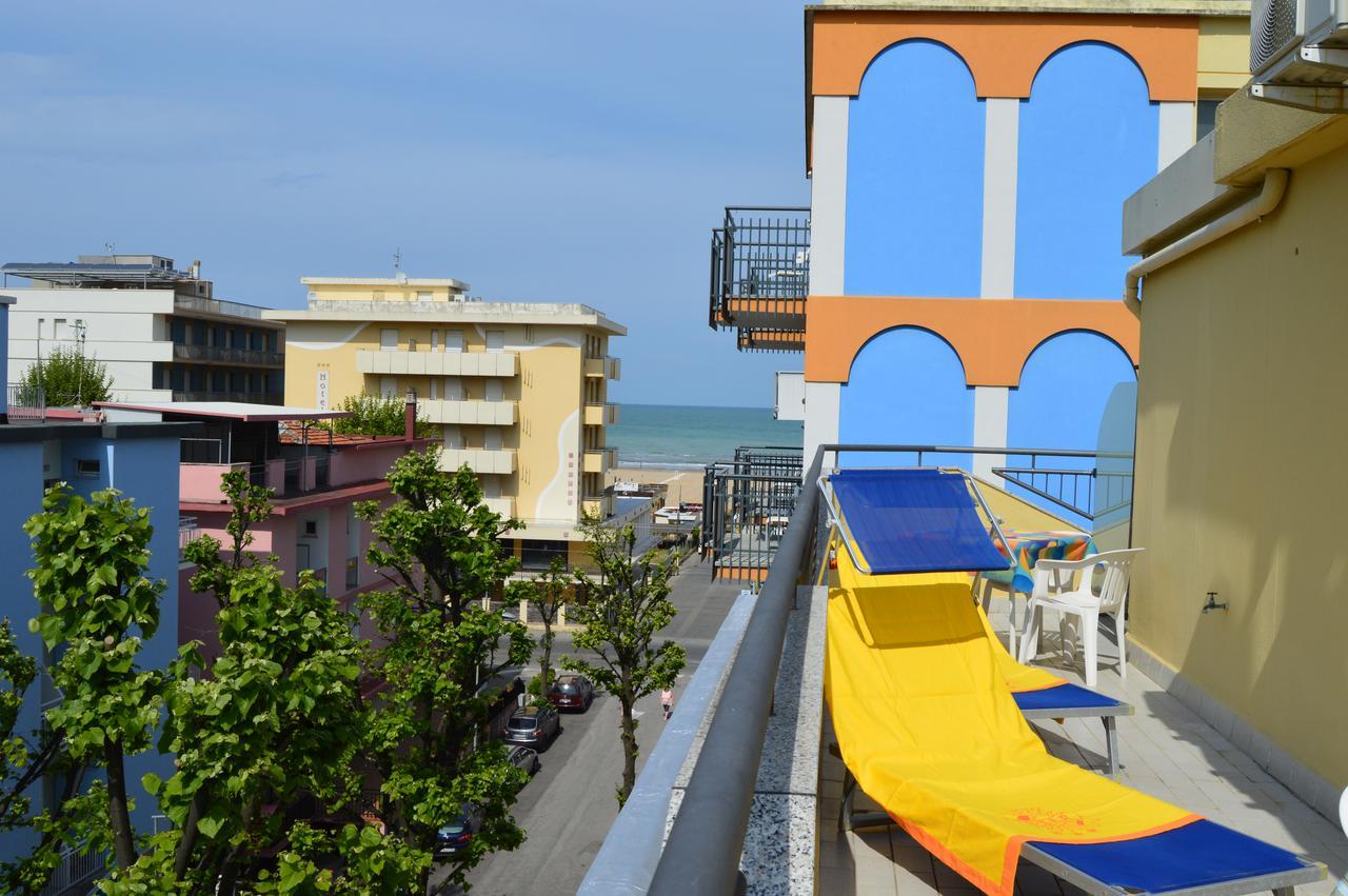 Hotel Dear Rimini Esterno foto