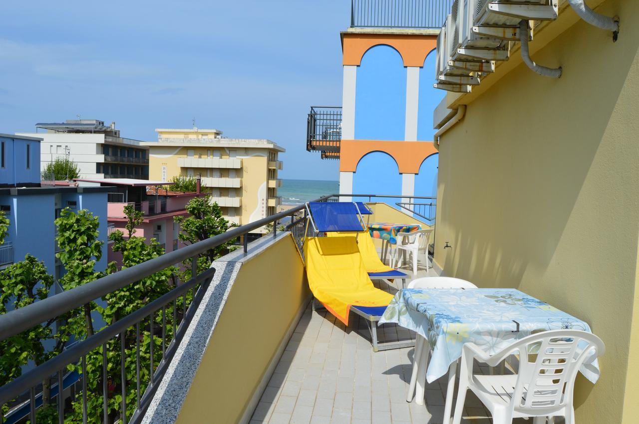 Hotel Dear Rimini Esterno foto