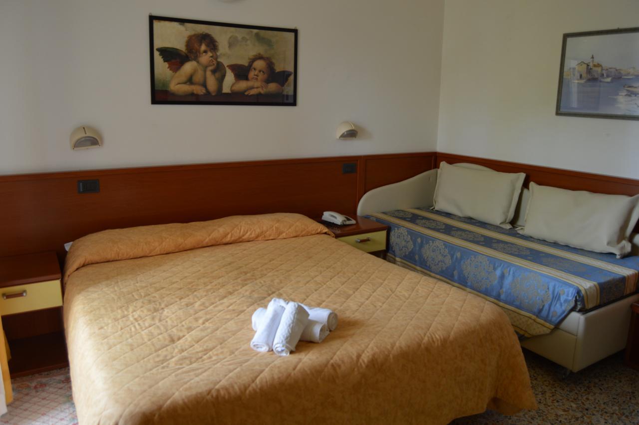 Hotel Dear Rimini Esterno foto