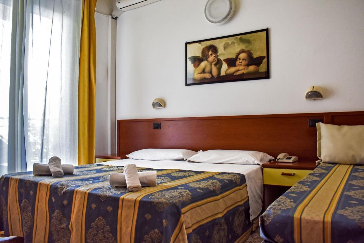 Hotel Dear Rimini Esterno foto